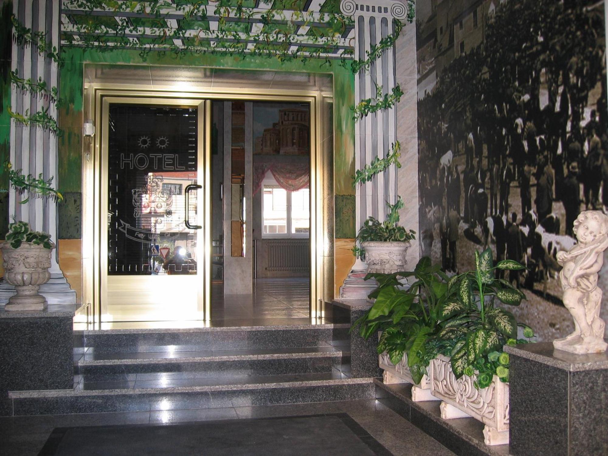 Hotel Fray Juán Gil Arévalo Buitenkant foto